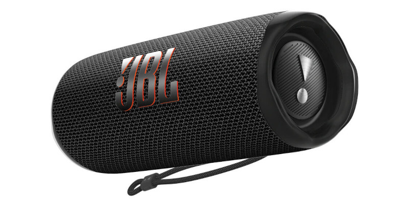 Fotografia di una cassa audio di marca JBL (Creative Common).
